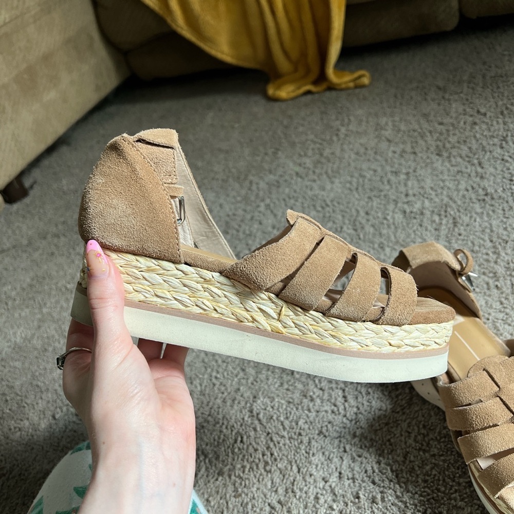 Dolce vita sandals